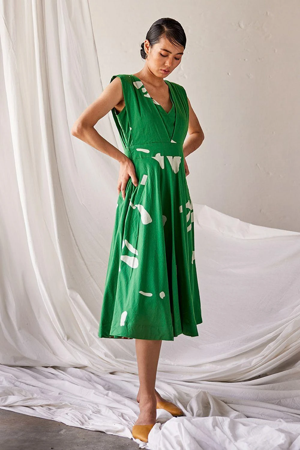 Khara Kapas Forest Green Terracotta Print Dress 4 Khara Kapas Forest Green Terracotta Print Dress - Image 2