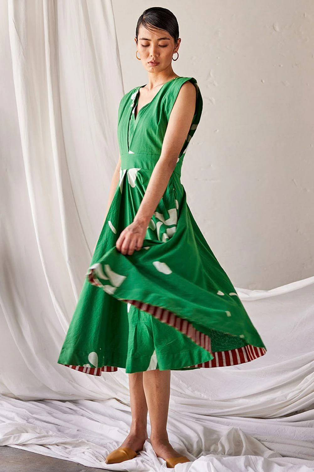 Khara Kapas Forest Green Terracotta Print Dress 5 Khara Kapas Forest Green Terracotta Print Dress - Image 3