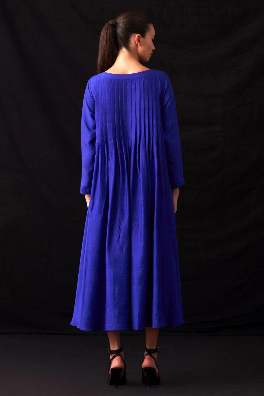 Amrich Fio Blue Handwoven Pleated Dress 7 Amrich Fio Blue Handwoven Pleated Dress - Image 5