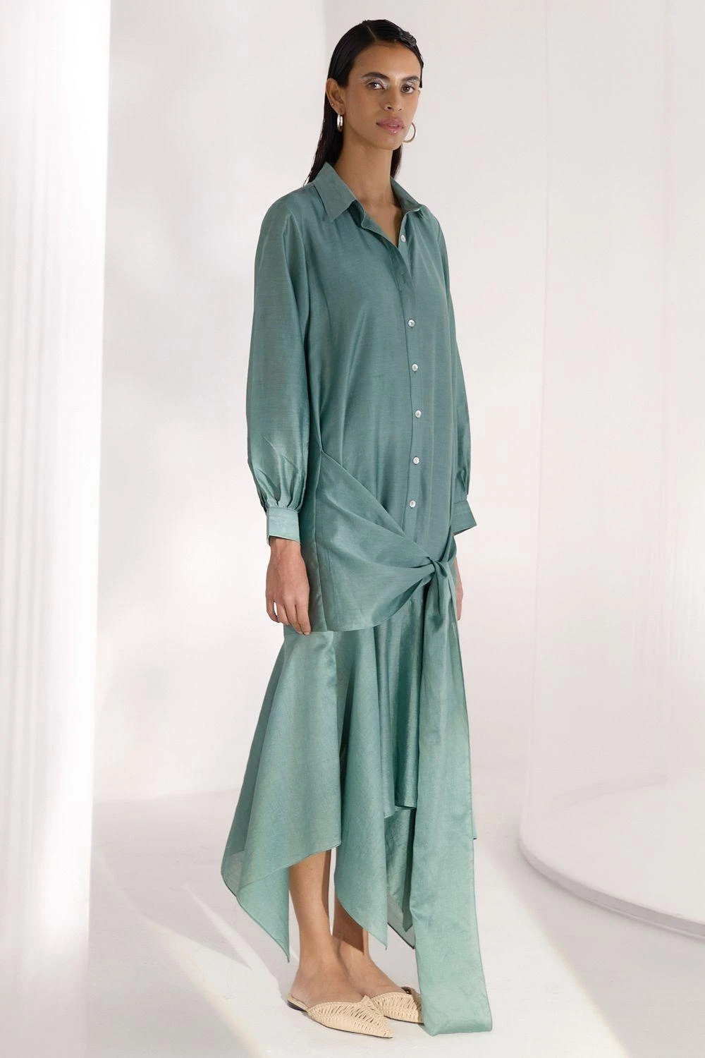 Twinkle Hanspal Handloom Chanderi Layered Dress With Tie-up 4 Twinkle Hanspal Handloom Chanderi Layered Dress With Tie-up - Image 2