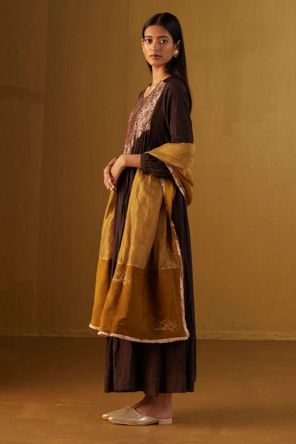 Shorshe Brown Vaani Choga Dress 4 Shorshe Brown Vaani Choga Dress - Image 2